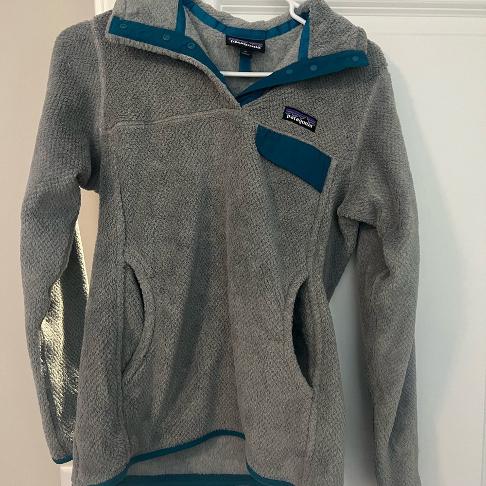 Patagonia Gray and Blue Fleece Pullover